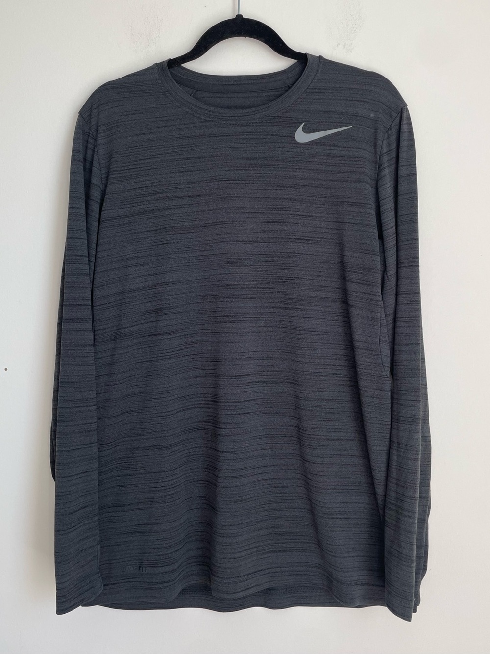 Nike Dri Fit Mens Long Sleeve Gray Striped Top Size M Lightweight Breathable
